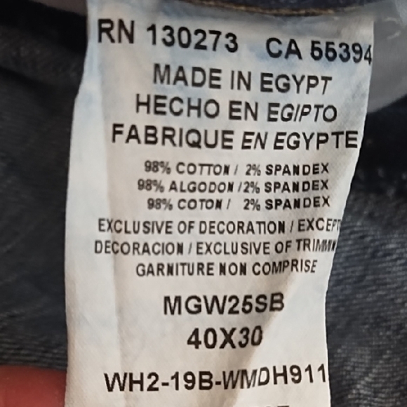 Wrangler Regular Fit Jeans with Classic Wash - Picture 6 of 9